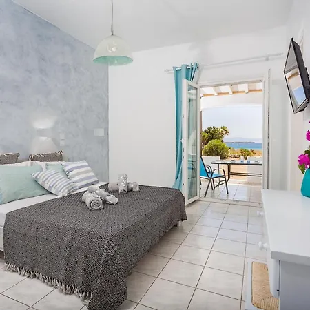 Zeta Chrisi Akti (Paros)