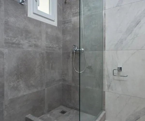 Zeta Chrisi Akti (Paros)