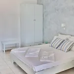 Zeta Chrisi Akti (Paros)