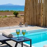 Zeta * Chrisi Akti (Paros)