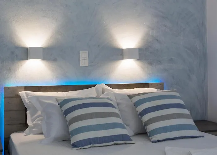 Zeta * Chrisi Akti (Paros)